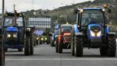 Μπλόκα αγροτών: Απαντούν στην κυβέρνηση με επ' αόριστον αποκλεισμούς δρόμων
