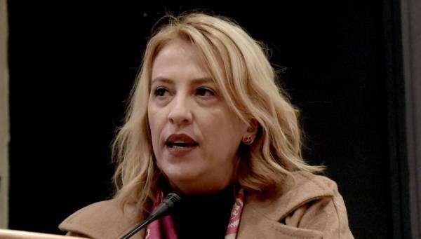 Δούρου:Δεν νοιάζονται για τους νεκρούς και τις περιουσίες που χάθηκαν