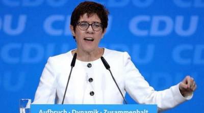 Κραμπ - Καρενμπάουερ: Σαφείς αποστάσεις του CDU από το AfD