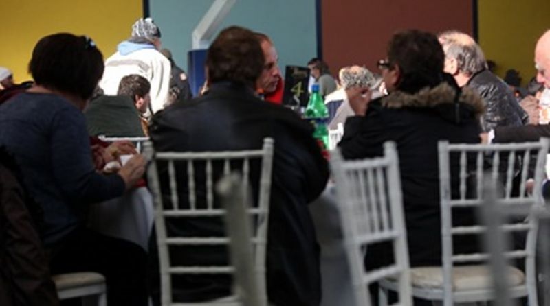 Χιλιάδες συμπολίτες μας στο Χριστουγεννιάτικο γεύμα αλληλεγγύης του Δήμου Αθηναίων