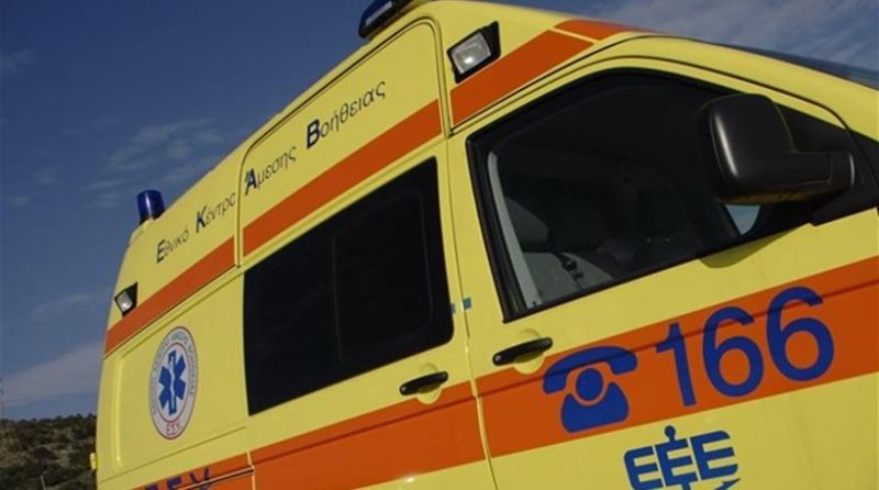 Ένας νεκρός και 4 τραυματίες σε μετωπική σύγκρουση αυτοκινήτων