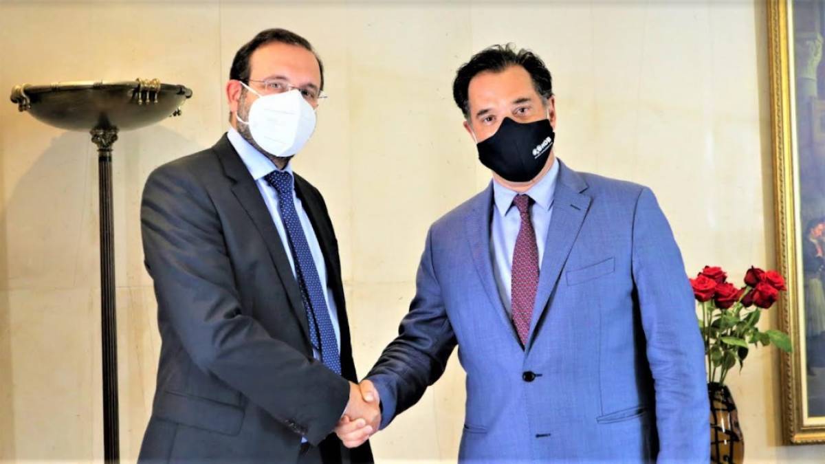 Στο ΕΣΠΑ πρόγραμμα ψηφιακής αναβάθμισης λογιστών-φοροτεχνικών- Συνάντηση Γεωργιάδη-Κόλλια