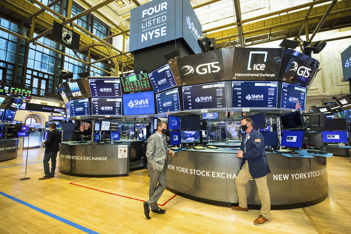 Απώλειες για S&amp;P και Nasdaq μετά τα ενδοσυνεδριακά ρεκόρ