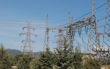 Αυξάνεται η μετακίνηση καταναλωτών από τη ΔΕΗ προς ιδιώτες παρόχους