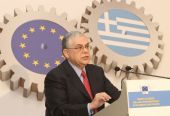 Παπαδήμος: "Οι τράπεζες να αναλάβουν τις ευθύνες τους"