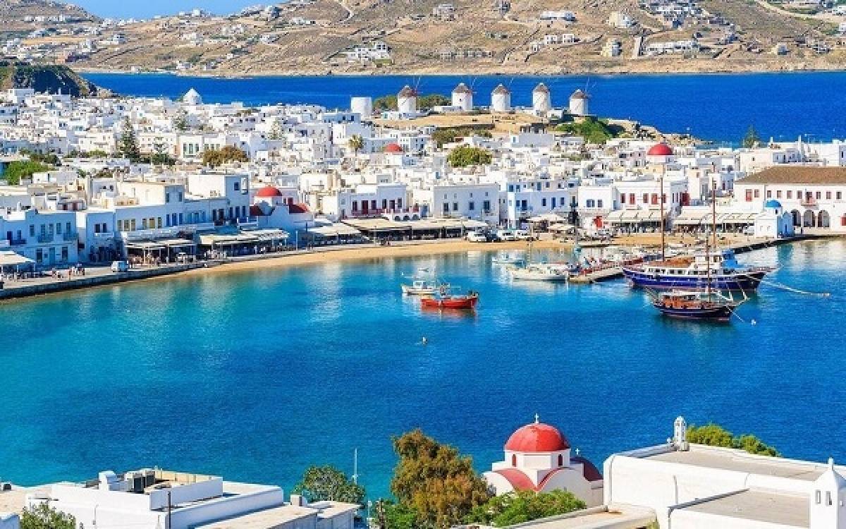 Συλλήψεις για ηχορύπανση στη Μύκονο-Έλεγχοι σε Σαντορίνη, Πάρο
