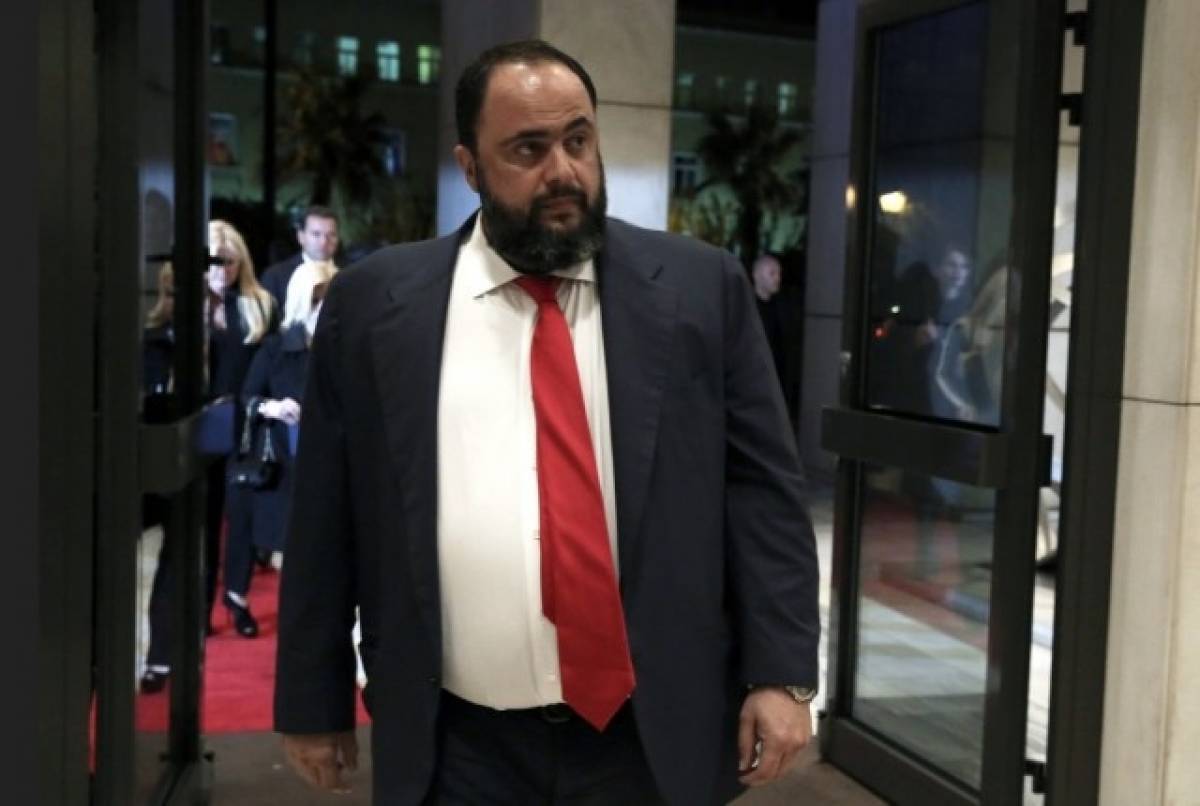 Ο Βαγγέλης Μαρινάκης στο πλευρό των πληγέντων από τη φονική πυρκαγιά