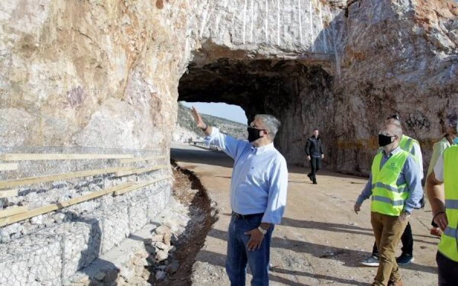 Ολοκληρώθηκαν τα έργα στις Τρύπες Καραμανλή-Ανοίγει ο άξονας Βάρκιζας-Σουνίου