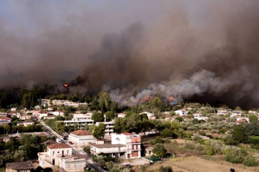 Φωτιά στην Αρχαία Ολυμπία: Πληροφορίες για εγκλωβισμένους-Αυξήθηκαν οι τραυματίες