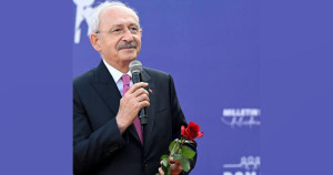 Κιλιτσντάρογλου: Θα σταθώ όρθιος και θα κερδίσουμε μαζί τις εκλογές