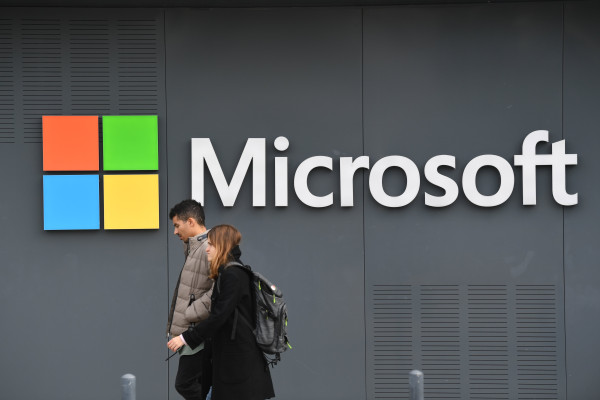 Microsoft: «Παγώνει» τους μισθούς για το 2023