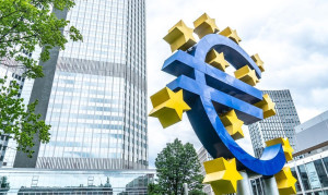 ΕΚΤ: Μία ακόμα μείωση στο πλεόνασμα της Ευρωζώνης – Σταθερά θετική η πορεία των επενδύσεων