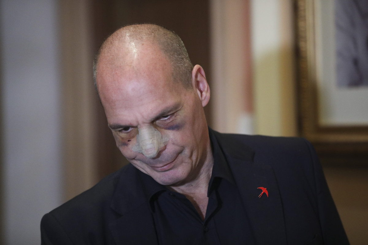 Επίθεση στον Βαρουφάκη: Ελεύθερος με περιοριστικούς όρους ο 19χρονος