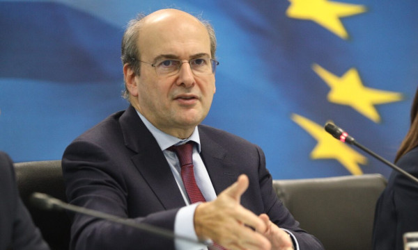 Χατζηδάκης: Χρυσό μετάλλιο για τη βελτίωση του επιχειρηματικού περιβάλλοντος