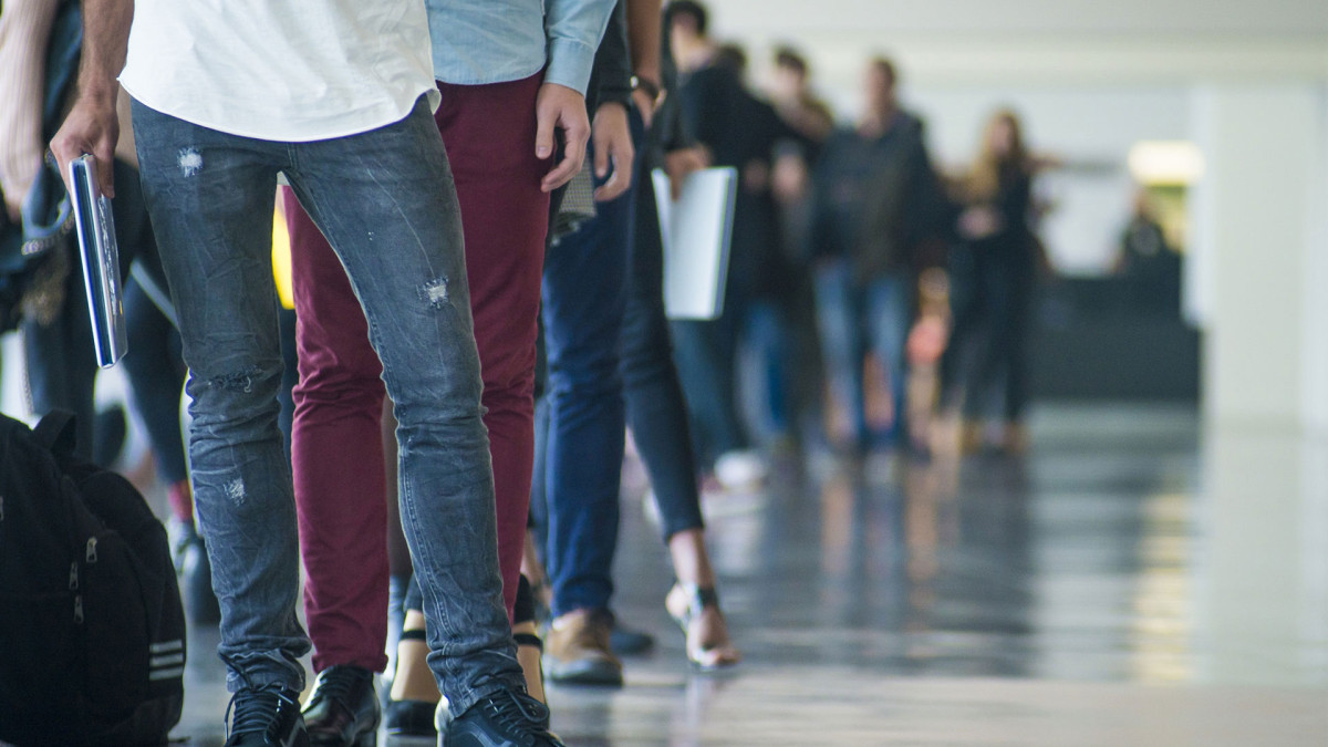 Σταθερή στο 9,4% η ανεργία τον Νοέμβριο- Μειώθηκαν οι άνεργοι