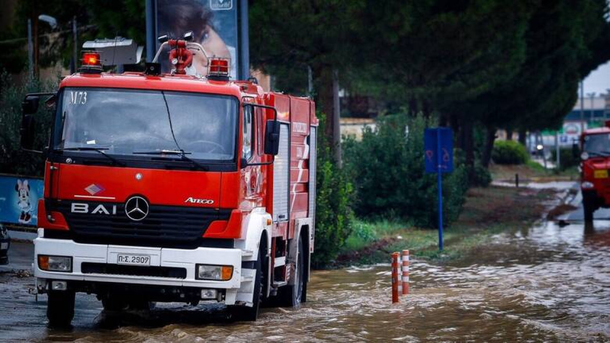 Πυροσβεστική: Σχεδόν 500 κλήσεις λόγω κακοκαιρίας το Σαββατοκύριακο