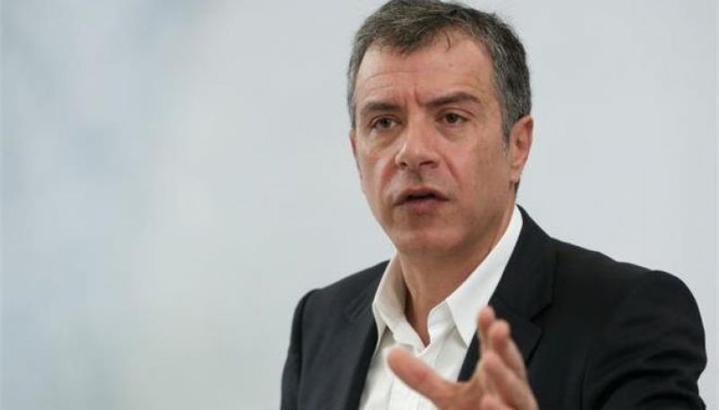 Θεοδωράκης: Ο Μακρόν μας δείχνει τον δρόμο