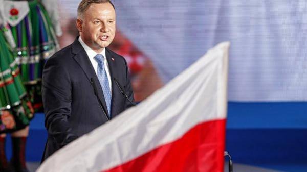 Πολωνία-εκλογές: Νικητής στον α’ γύρο ο Ντούντα