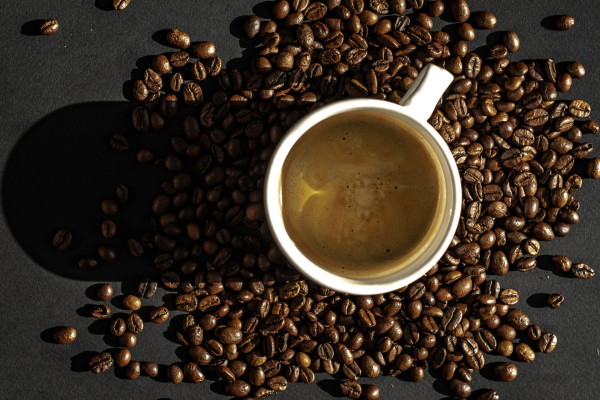 Βραζιλία: Πιο «πικρός» ο καφές arabica λόγω των βροχών – «Άλμα» 35% στις τιμές