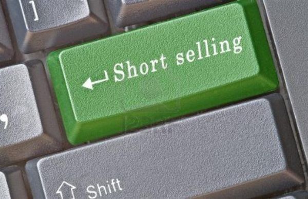 ΔΕΗ και short selling "βραχυκύκλωσαν" το ΧΑ