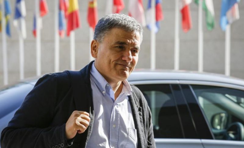 Ζητούνται χρέος και μειώσεις φόρων ως «αντίβαρα» στα μέτρα