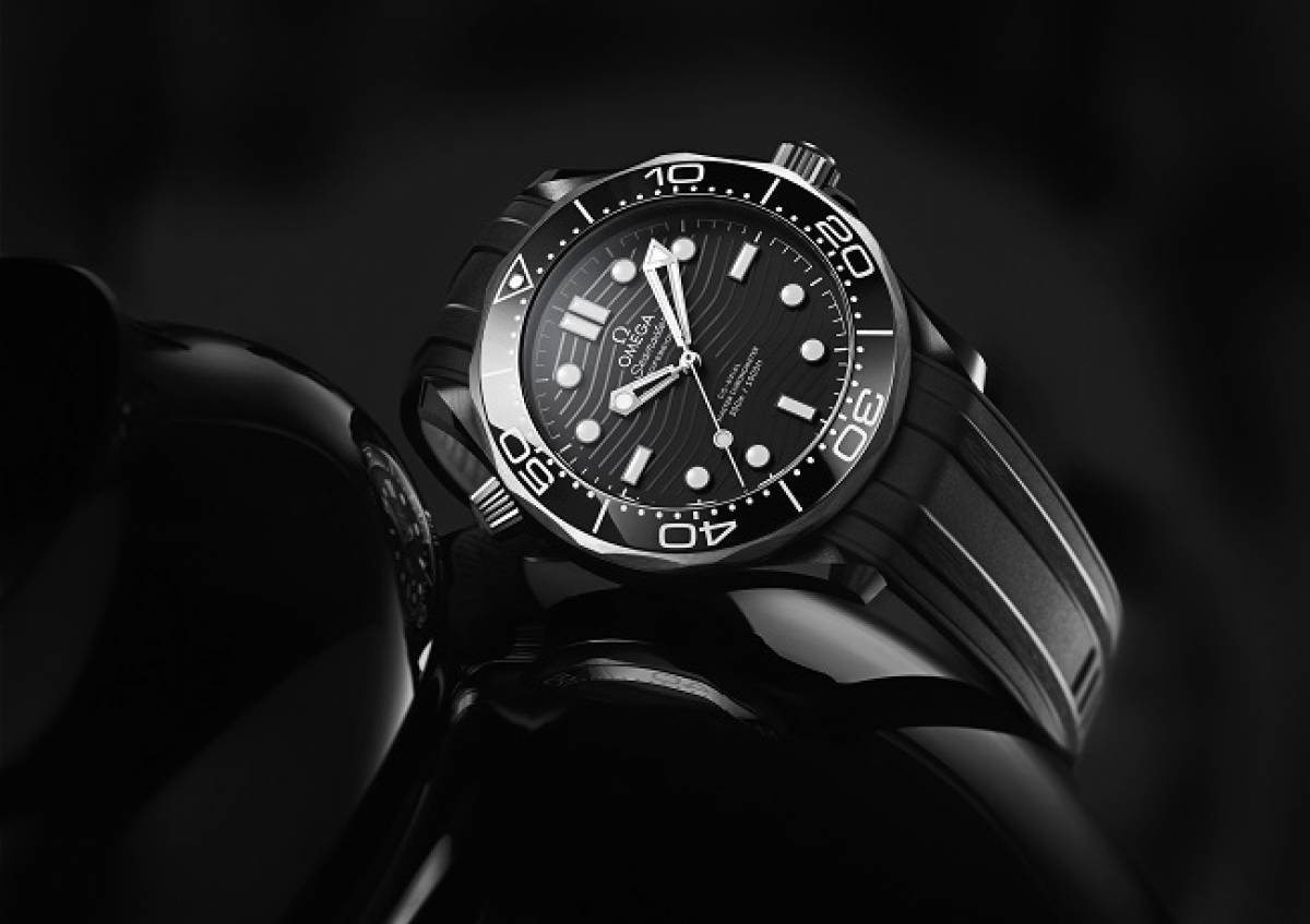 OMEGA: Seamaster Diver 300M από κεραμικό υλικό και τιτάνιο