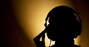 Παρακολουθήσεις: Οι πρώτες αντιδράσεις κυβέρνησης-αντιπολίτευσης στη λίστα με τα ονόματα