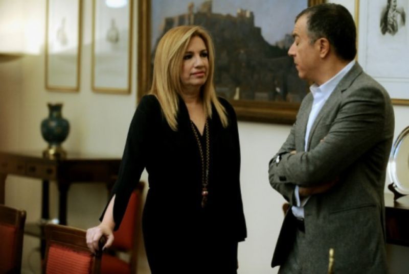 Ο Λυκούδης επιχειρεί να φέρει κοντά Φώφη - Θεοδωράκη
