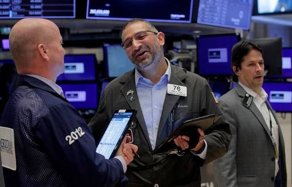 Οι αγοραστές επέστρεψαν δριμύτεροι στη Wall Street