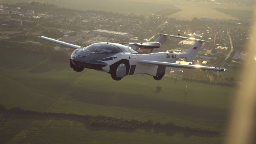 AirCar: Το ιπτάμενο αυτοκίνητο ολοκλήρωσε την πρώτη του δοκιμαστική πτήση