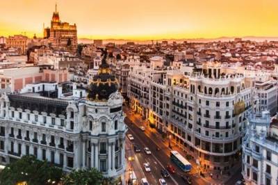 Ισπανία: Τέσσερις φορές πάνω ο αριθμός των τουριστών τον Σεπτέμβριο