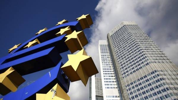 Πτώση για το εμπορικό πλεόνασμα της Ευρωζώνης το 2018