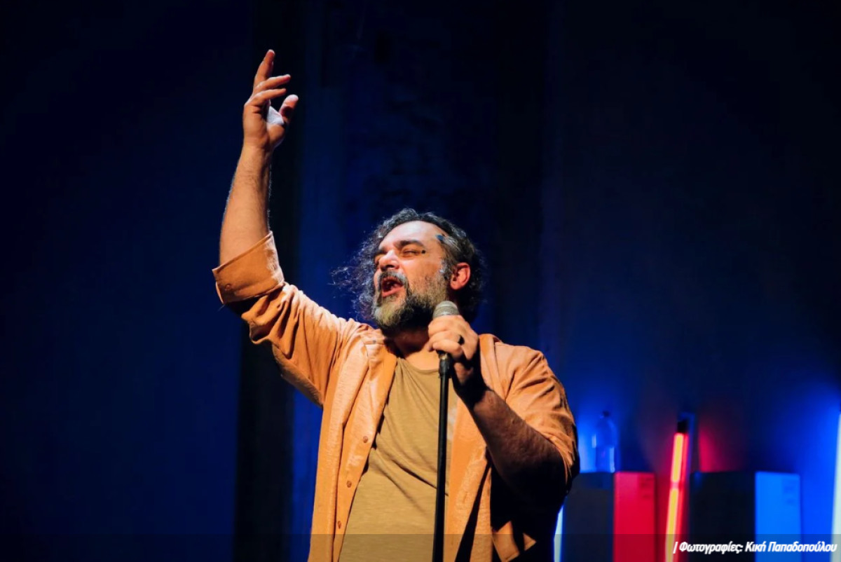 Συν &amp; Πλην: «To πιο όμορφο σώμα που έχει βρεθεί ποτέ σε αυτό το μέρος» στο Θησείον
