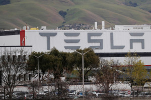 Νέα μήνυση κατά της Tesla- Την κατηγορούν για ρατσισμό