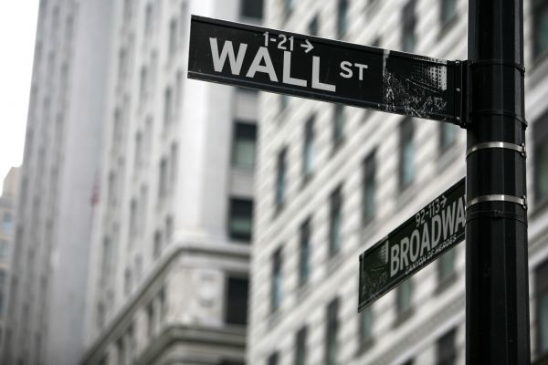 Wall Street: Υποχωρούν οι δείκτες εν μέσω της γεωπολιτικής αβεβαιότητας