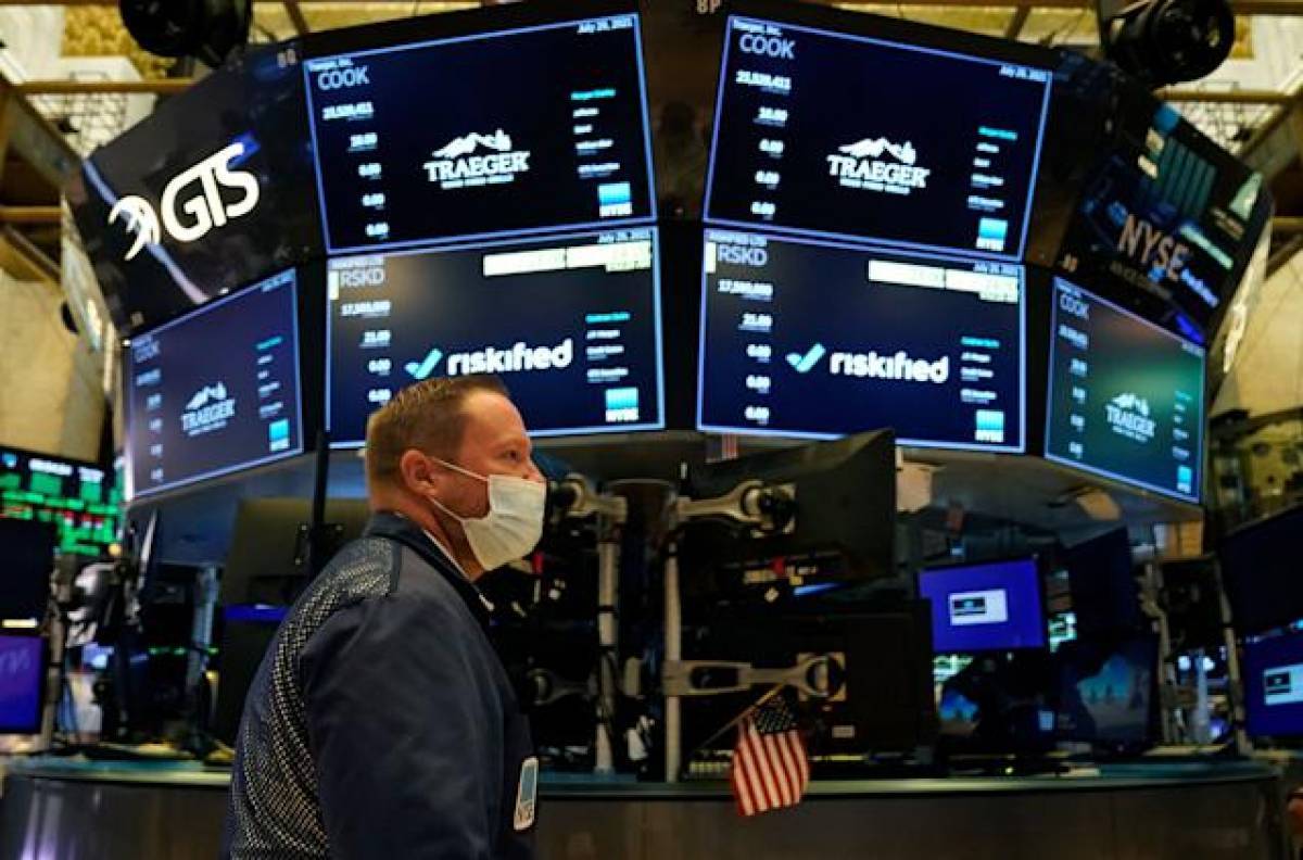Με κέρδη υποδέχεται τον Αύγουστο η Wall Street