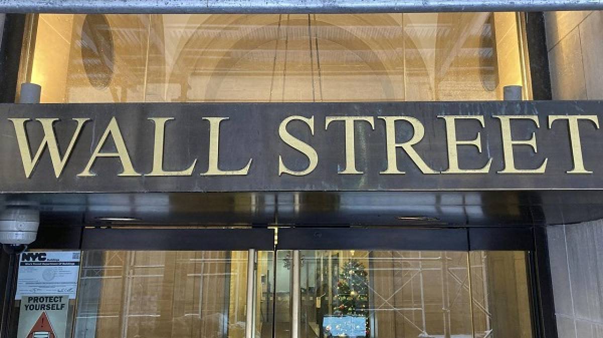 Πρόσω ολοταχώς για νέα ρεκόρ η Wall Street