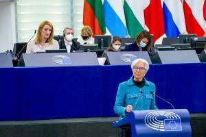 Διαβεβαιώσεις Λαγκάρντ: Σταδιακά οποιαδήποτε αλλαγή νομισματικής πολιτικής