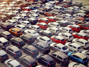 Σε ιστορικό χαμηλό οι πωλήσεις οχημάτων στην ΕΕ τον Απρίλιο