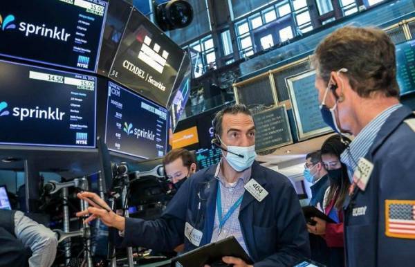 Wall Street: Ιστορικό υψηλό και για τους τρεις βασικούς δείκτες