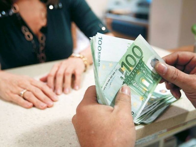 «Σπάει η κόκκινη γραμμή» της μη περικοπής κύριων συντάξεων;