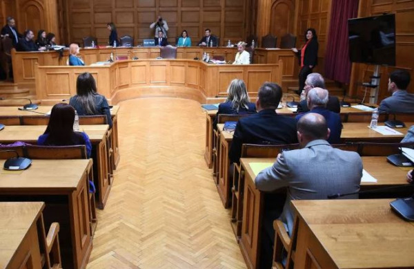 Κυβερνητικές πηγές: Η άμεση παραπομπή Τριαντόπουλου είναι συνταγματική και στοιχειοθετημένη