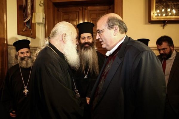 Η συνάντηση Ιερώνυμου-Φίλη "γεφύρωσε" το "χάσμα" για τα Θρησκευτικά