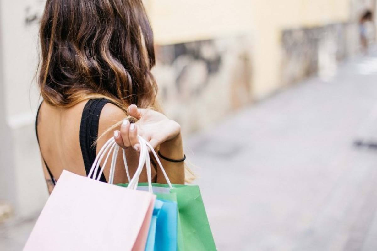 Λιανεμπόριο: «Βουτιά» 8,6% έφερε στον τζίρο η πανδημία το 2020
