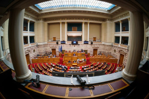Διάσκεψη για τις Ανεξάρτητες Αρχές: Χάος και αναβολή ψηφοφορίας – ΠΑΣΟΚ κατά Κακλαμάνη για «αντιθεσμικές μεθοδεύσεις»