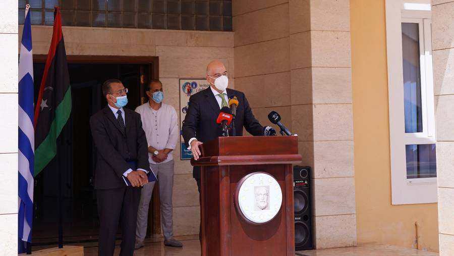Δένδιας από Βεγγάζη: Σταθερή στήριξη στην ανοικοδόμηση της Λιβύης
