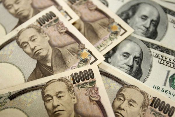 Ξανά risk-on οι επενδυτές, σε υψηλό δύο μηνών το δολάριο