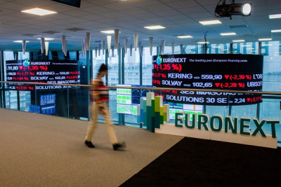 «Φρένο» στο τριήμερο ράλι των ευρωπαϊκών χρηματιστηρίων