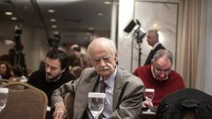 Ο Απόστολος Κακλαμάνης τάσσεται υπέρ της ανανέωσης και «μαλώνει» τον Γιώργο