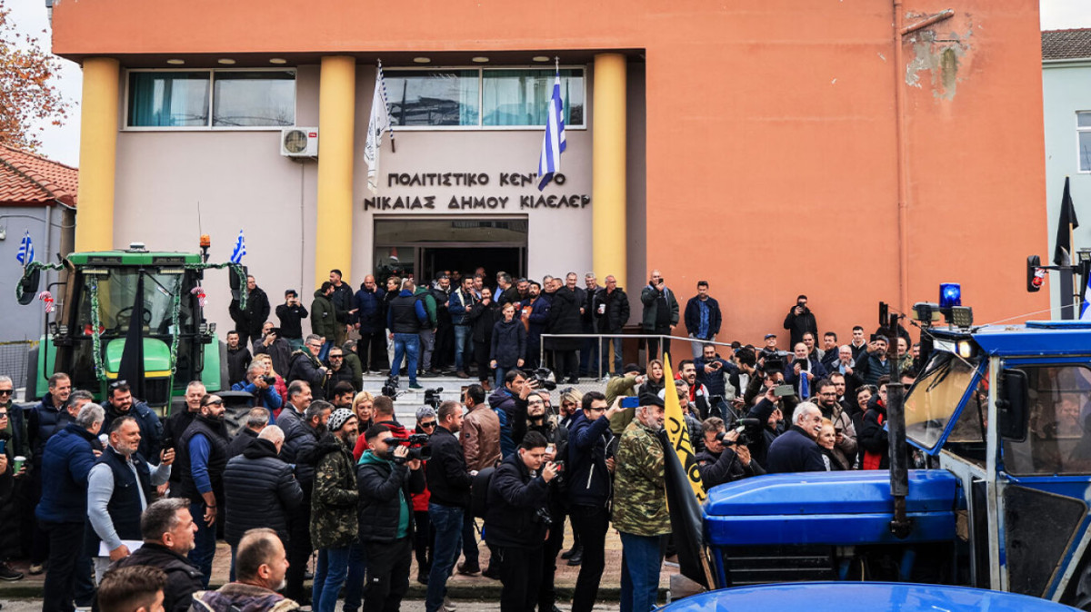 Παραμένουν στα μπλόκα οι αγρότες: Αναλυτικά τα αιτήματα που θέτουν στον πρωθυπουργό